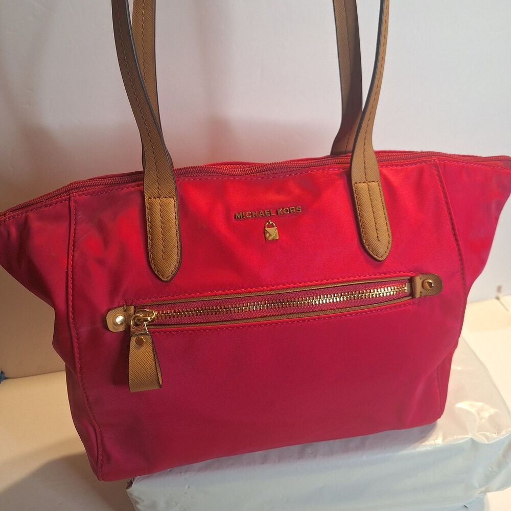 Michael Kors Kelsey Pink Nylon Large Tote Handbag - Picture 2 of 15